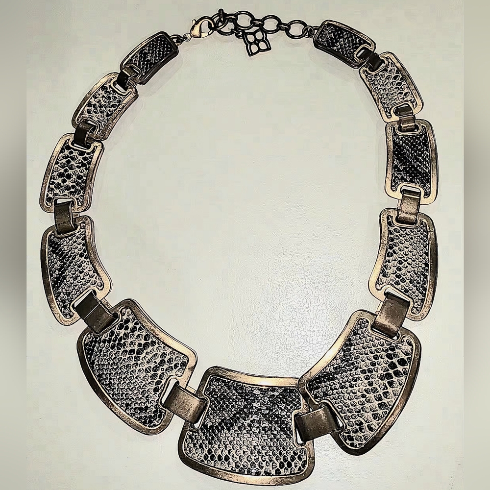 BCBG MaxAzaria Snake Print Necklace - Picture 4 of 5